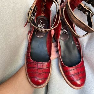 Freebird Maribel Red Croc bran new!